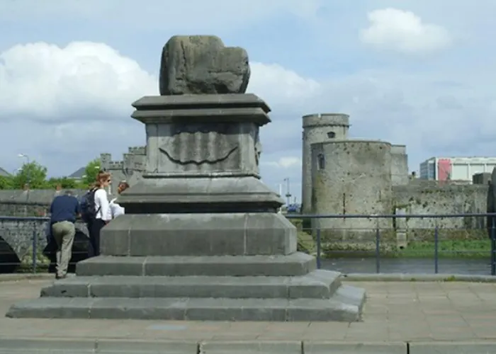 Troy Self Catering Village Ireland *